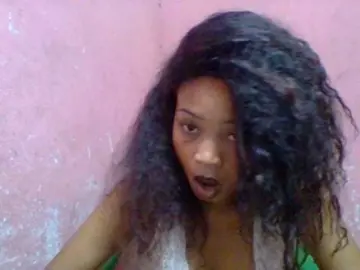 Estelahh from bongacams