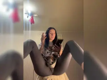 Bongacams Nude Webcam of KarolinaMilf