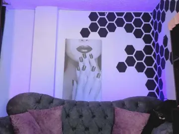 Laracollinz from bongacams