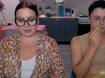 dreamteamgirls from bongacams