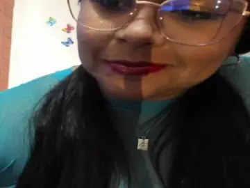 Bongacams Watch Live Sex Cams of CandyBrowm