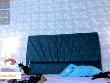 Bongacams Nude Webcam of LittleKloe