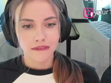 Bongacams Nude Webcam of -VikkiL0vesCheese-