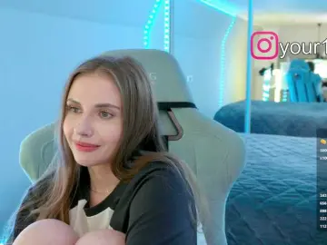 Bongacams Nude Webcam of -VikkiL0vesCheese-