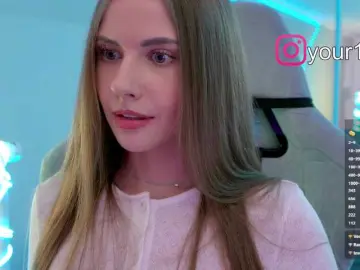 Bongacams Live Porn of -VikkiL0vesCheese-