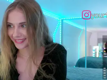 Bongacams Watch Live Sex Cams of -VikkiL0vesCheese-