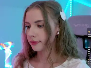 Bongacams Free Live Porn of -VikkiL0vesCheese-