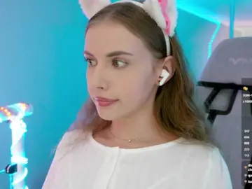 Bongacams Live Sex Cam of -VikkiL0vesCheese-