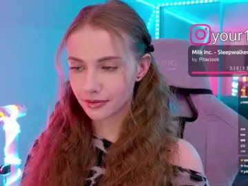 Bongacams Nude Webcam of -VikkiL0vesCheese-