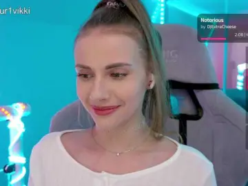 Bongacams Nude Webcam of -VikkiL0vesCheese-