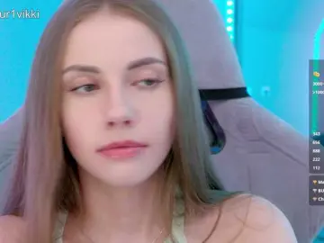 Bongacams Watch Live Sex Cams of -VikkiL0vesCheese-