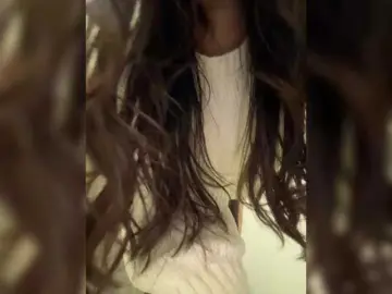 Bongacams Live Sex Cam of Alliina-leee