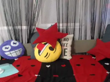 SexyNycolle38 from bongacams