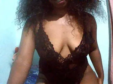 Elvia01 from bongacams