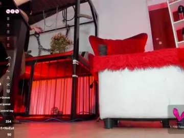 Bongacams Nude Webcam of MistressAndre