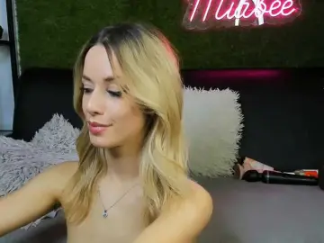 Bongacams Adult Webcam of MiaBeeX