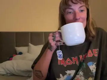 Bongacams Watch Live Sex Cams of iiixbostonxiii