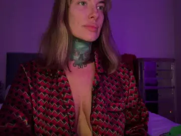 Bongacams Watch Live Sex Cams of iiixbostonxiii