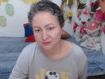 LADYQUEEN520 from bongacams