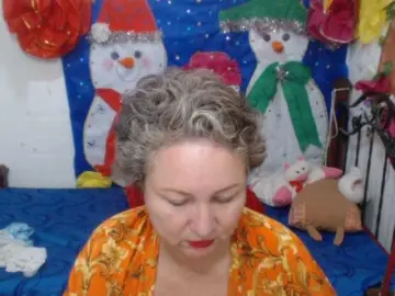 Bongacams Free Porn Cam of LADYQUEEN520