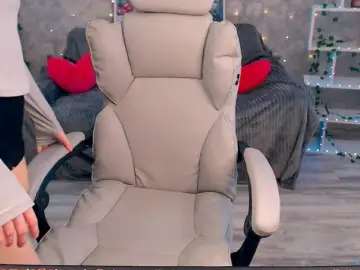 EmmaRavaan from bongacams