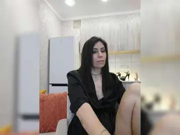 Bongacams Free Porn Cam of HotyWinter84