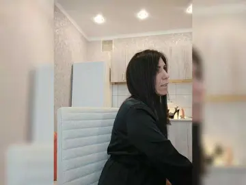 Bongacams Free Porn Cam of HotyWinter84