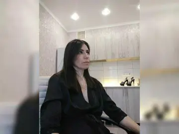 Bongacams Watch Live Sex Cams of HotyWinter84