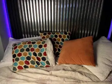 EmilyBeltonn from bongacams