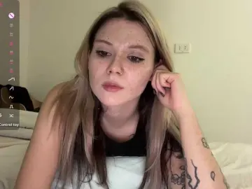 Bongacams Live Sex Cam of Alicee-teasee