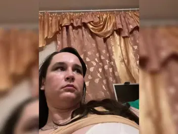 SaliiOnli from bongacams