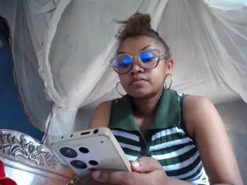 Bongacams Watch Live Sex Cams of pretty-ass