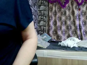 Bongacams Watch Live Sex Cams of -Raven40-