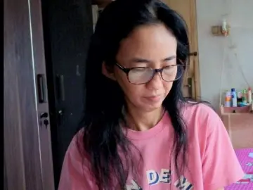 Bongacams Free Porn Cam of bee077