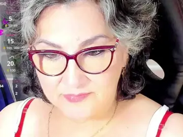 cataleya-mom from bongacams