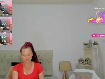 Bongacams Private Sex Chat of lucy-hott