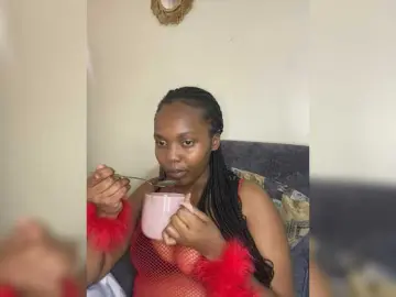 Bongacams Nude Webcam of Curvy-maxy9