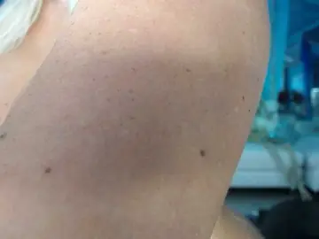 Bongacams Nude Webcam of adrianna_fox