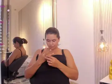 Bongacams Watch Live Sex Cams of Luisa-Martinez