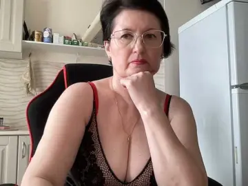 HotMilfPussy from bongacams