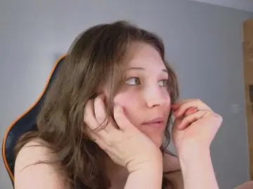 CherryLea from bongacams