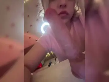 Bongacams Sex Chat of LittleDelora