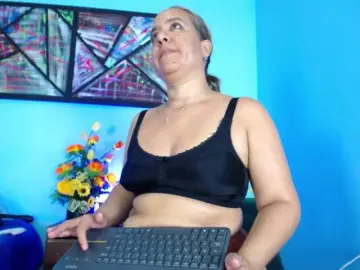 Bongacams Watch Live Sex Cams of Iivana-19