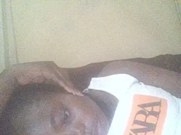 PrettyG from bongacams