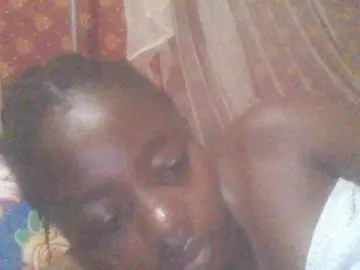 PrettyG from bongacams