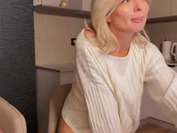 -Molly- from bongacams