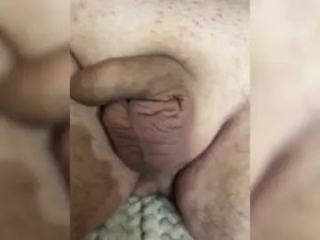 Bongacams Watch Live Sex Cams of KaramelkaLov