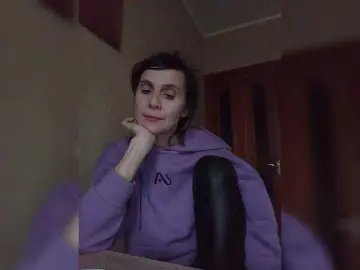 Bongacams Live Sex Cam of Hellenalonenochka