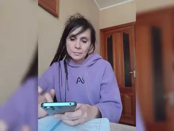 Bongacams Free Live Porn of Hellenalonenochka