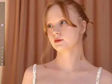 CuteShine from bongacams